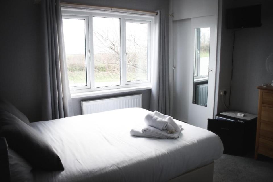 Sandyhill * Saundersfoot